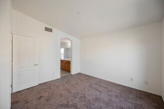 4847 Double Down Dr in Las Vegas, NV - Building Photo - Building Photo