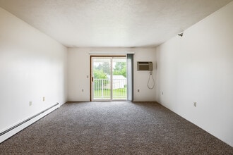 Culver Estates Apartments in Milan, MI - Foto de edificio - Interior Photo