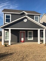 1654 N Izard Ln in Fayetteville, AR - Building Photo