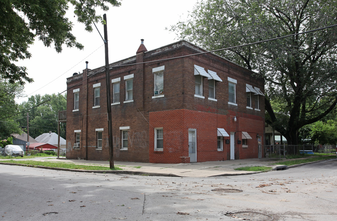 401-403 Kensington Ave in Kansas City, MO - Building Photo