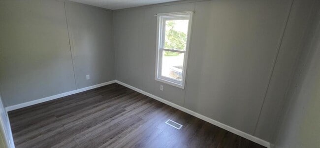 375 N Jackson St in Hartsville, IN - Building Photo - Building Photo