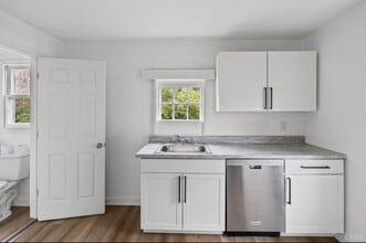 111 M T Holt Ave in Brookneal, VA - Building Photo - Building Photo