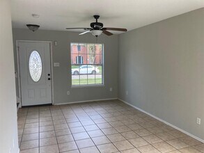 10914 Spruce Dr N in La Porte, TX - Building Photo - Building Photo