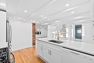 151 Hull St in Cohasset, MA - Building Photo - Building Photo