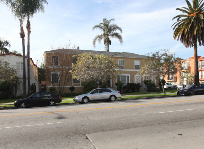 2075-2077 N Vermont Ave in Los Angeles, CA - Building Photo - Building Photo