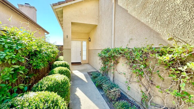 5751 Galloway Pl in Bonsall, CA - Foto de edificio - Building Photo