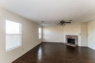 8712 Cove Meadow Ln in Fort Worth, TX - Building Photo - Building Photo