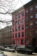218 E Fifth St in New York, NY - Foto de edificio - Building Photo