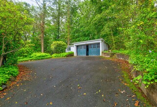 64 Blake Rd in Hamden, CT - Building Photo - Building Photo