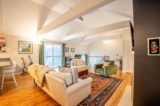 1111 N Honore St in Chicago, IL - Building Photo - Building Photo