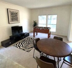 11304 Nutwood Cove in Austin, TX - Foto de edificio - Building Photo