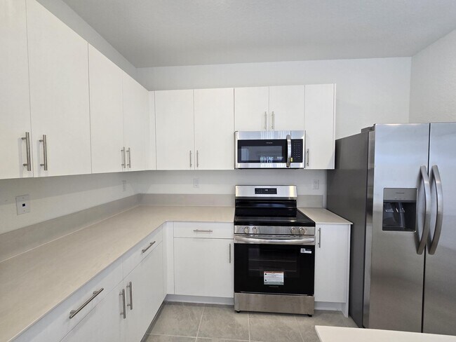 170 SE 10th St in Florida City, FL - Building Photo - Building Photo