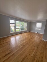 2416 Warrensville Center Rd, Unit 1 in University Heights, OH - Building Photo - Building Photo