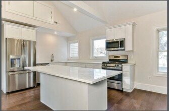 37 Walnut Pl in Newton, MA - Building Photo - Building Photo