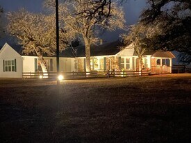 38 Parker Ranch Rd in Fredericksburg, TX - Building Photo