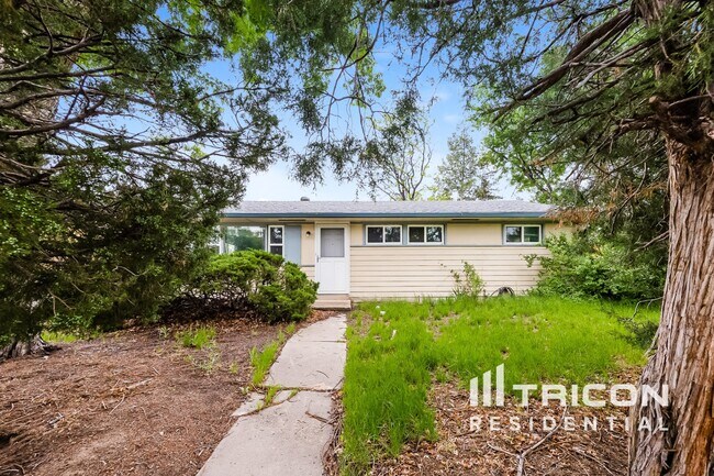 property at 2627 Robin Dr