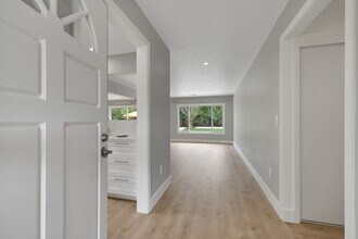 1 Sharilyn Ln in Novato, CA - Building Photo - Building Photo