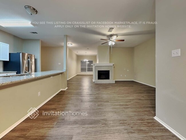 6717 Flamewood Dr in Arlington, TX - Foto de edificio - Building Photo