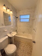 3031 Center St in Miami, FL - Building Photo - Building Photo