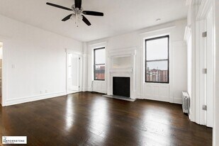 383 Clinton St, Unit 4C in Brooklyn, NY - Building Photo