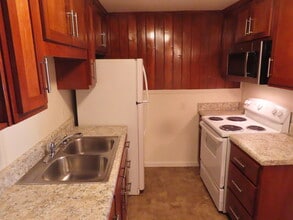 15091 Fort Campbell Blvd, Unit 06 in Oak Grove, KY - Building Photo - Building Photo