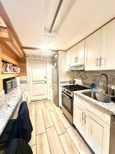 1840 W Cermak Rd in Chicago, IL - Building Photo - Building Photo