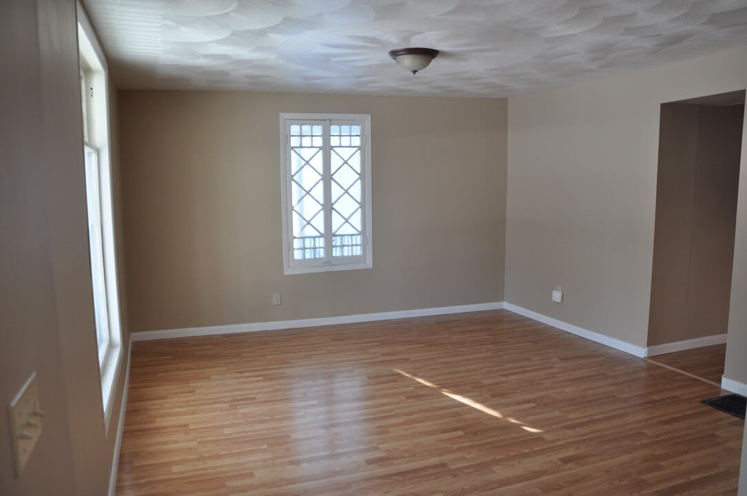 118 3rd St in Ithaca, NY - Building Photo