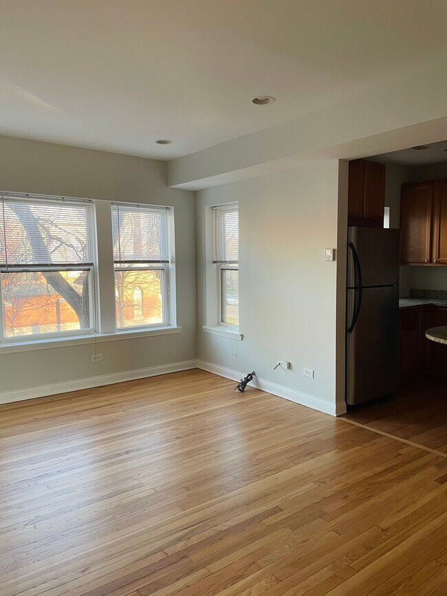 2748 N Kostner Ave-Unit -2 in Chicago, IL - Building Photo - Building Photo