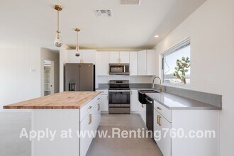 59276 Applegate Way in Landers, CA - Building Photo - Building Photo