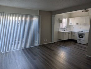 1766 Cherry Ave. in Long Beach, CA - Building Photo - Interior Photo