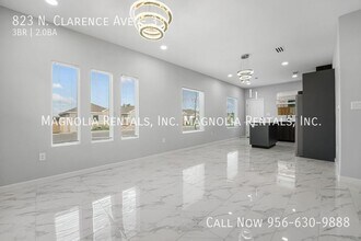 823 N Clarence Ave, Unit 3 in Edinburg, TX - Foto de edificio - Building Photo