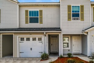 556 Eiseman Wy in Jacksonville, FL - Building Photo