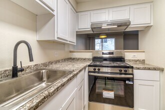 2720 NE Mesa Ct in Bend, OR - Building Photo - Building Photo