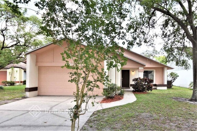 427 Red Coat Ln