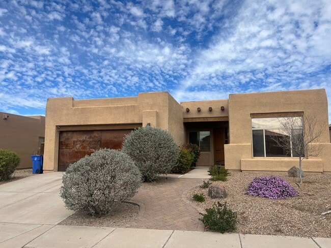 property at 10485 E Kingswood Dr