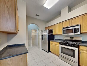 3403 Pine Top Dr in Valrico, FL - Building Photo - Building Photo
