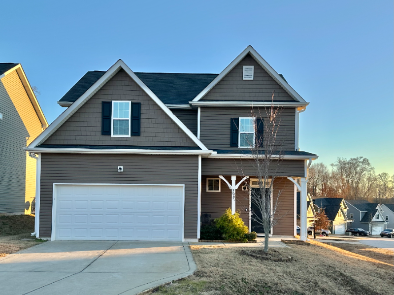 301 E Webber Ln in Clayton, NC - Building Photo