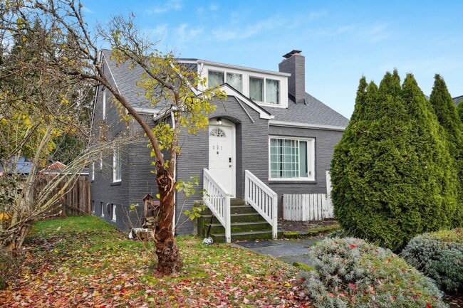 property at 307 7th Ave NW