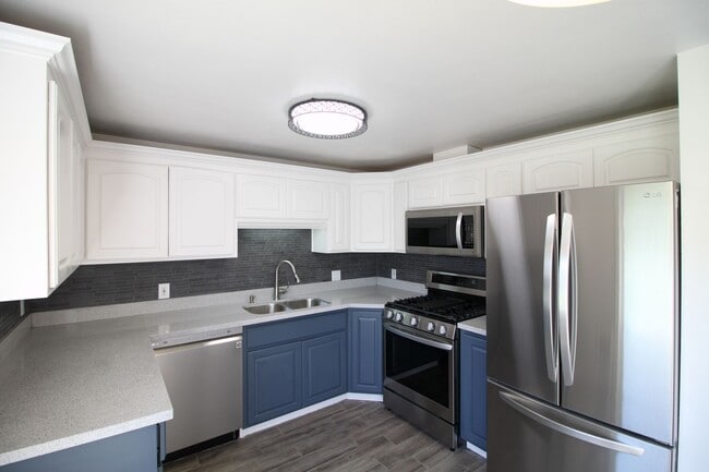 1884 SW Beeksma Dr in Oak Harbor, WA - Building Photo - Building Photo