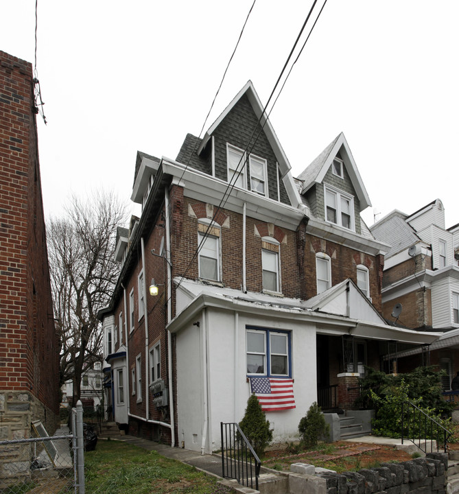 5020 Griscom St in Philadelphia, PA - Foto de edificio