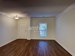 446 Crestmont Ln in Canton, GA - Building Photo - Building Photo