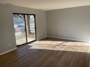 2252 Abbeywood Dr, Unit A in Lisle, IL - Building Photo - Building Photo