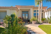 21 Calle La Reina in Rancho Mirage, CA - Foto de edificio - Building Photo