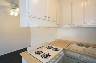 5500 Newcastle Ave in Los Angeles, CA - Building Photo - Building Photo