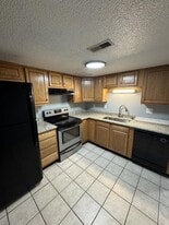 11 Apple Ln in Cincinnati, OH - Building Photo