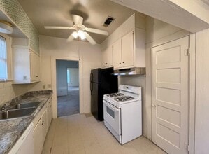 4606 Highland Ave in Beaumont, TX - Building Photo - Building Photo