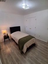 2036 Cloverdale Ln in Norman, OK - Foto de edificio - Building Photo