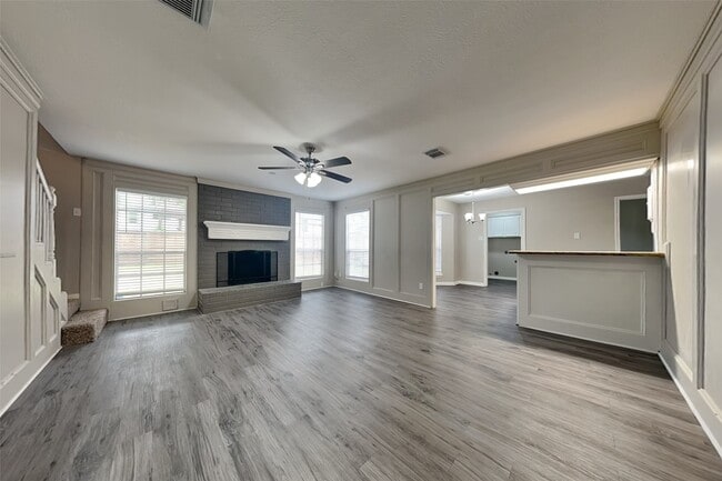 11942 Hillbrook Dr in Houston, TX - Building Photo - Building Photo