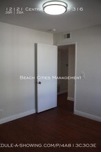 12121 Centralia St in Lakewood, CA - Building Photo - Building Photo