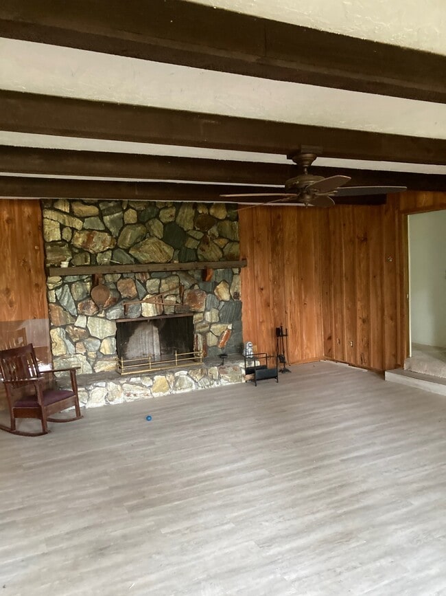 property at 1750 Braxton Bragg Ln